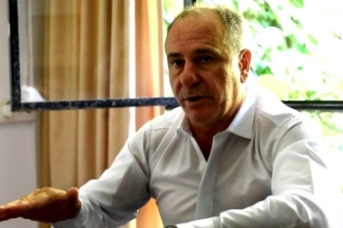 Por una actitud de Correa, el intendente de Brandsen acusó a Kicillof de discriminación