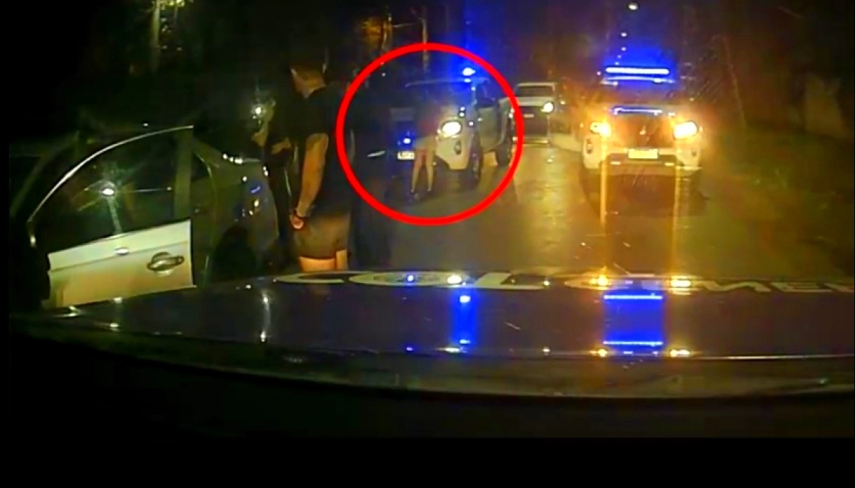 Persecución y detención: a través de las lectoras de patentes, cayó una pareja con un Vento robado