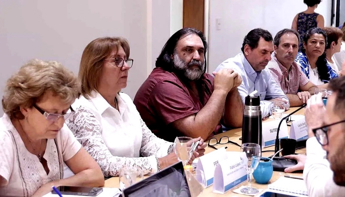 Gremios docentes presionan a Kicillof e insisten en que reabra la paritaria salarial