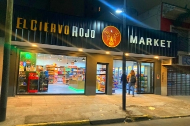 El terror de los comerciantes: dos mecheras realizaron un increíble hurto en una vinoteca