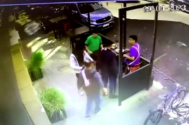 La Plata insegura: en pleno centro unos trapitos casi apuñalan a un mozo de un bar