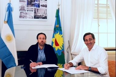 Garro bajó su resistencia y puso la firma en el fondo especial de Kicillof para pagar la suma fija