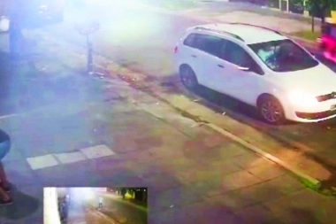 Motochorros y torpes: fueron a buscar un familiar y los atacaron ladrones que cayeron de la moto