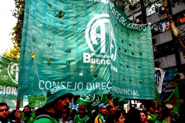 Los estatales bonaerenses esperan el llamado de Kicillof para discutir otro aumento salarial