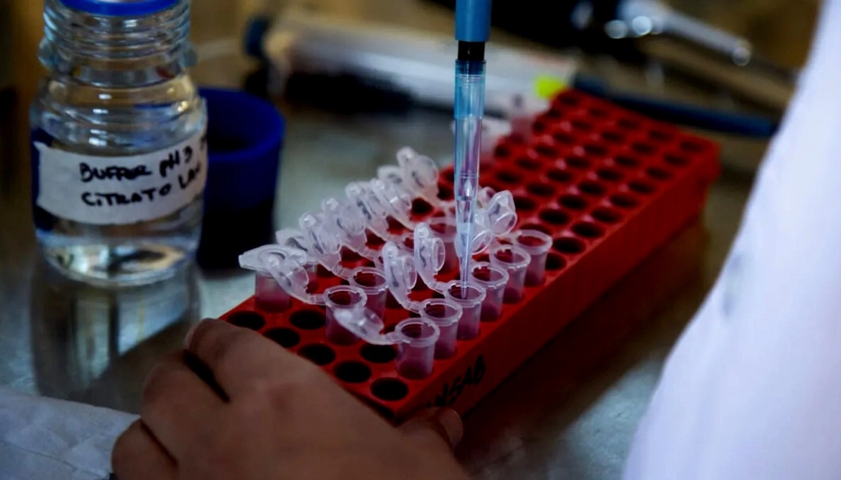 Bioquímicos empezarán a cobrar una suma adicional a un millón de pacientes bonaerenses