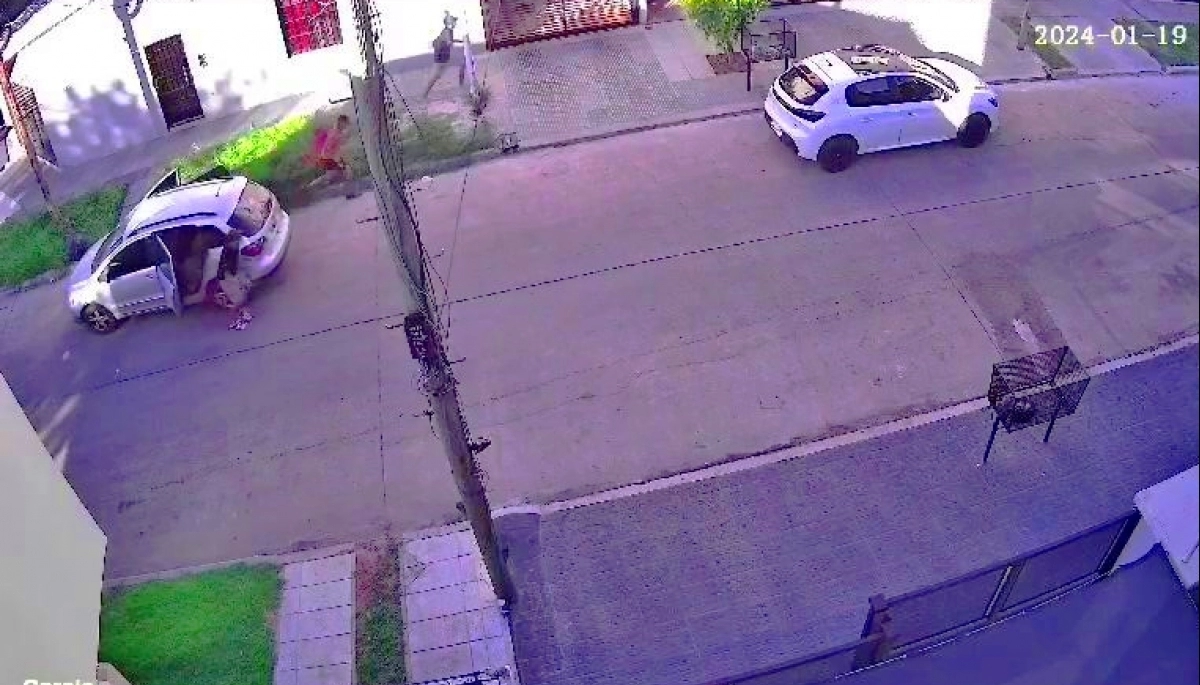 Robo de auto en el Conurbano: ataque relámpago y un disparo al cielo para asegurar la huida