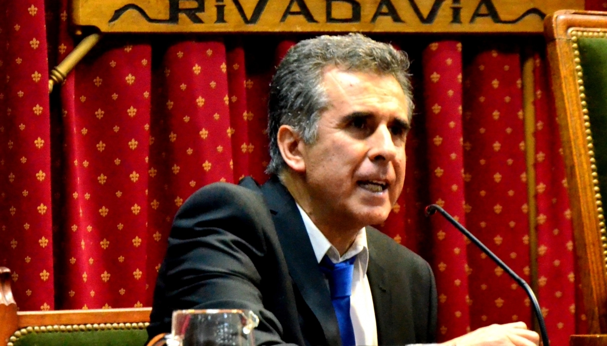 Juanci Martínez adelantó el pago de la Ayuda Escolar a municipales