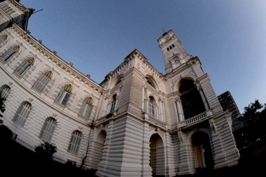 Confirmaron recomposición salarial para municipales de La Plata: de cuánto será