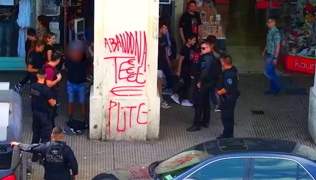 Arrebatador atacó una jubilada, lo registraron las cámaras y lo interceptaron en la peligrosa “recova”