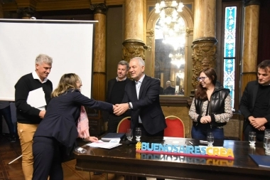 Bajo el programa Buenos Aires CREA, Alak y Batakis entregaron créditos para viviendas