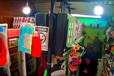 Gas pimienta, balazos y un hombre salvó la vida con un paquete de chicles