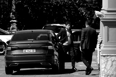 Milei quiere desligarse de los hospitales del Bicentenario y busca que Kicillof se haga cargo