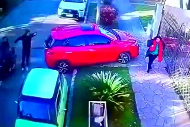 Una vecina de Quilmes fue atacada por una pareja de motochorros