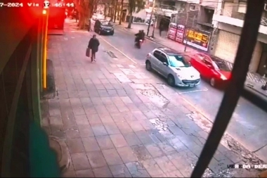 Otro robo en Tres de Febrero: motochorros asaltaron a una mujer en el centro de Caseros