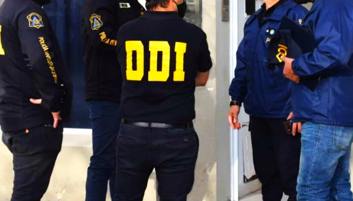 Preso por homicidio fue al entierro de la abuela y se le escapó a la custodia