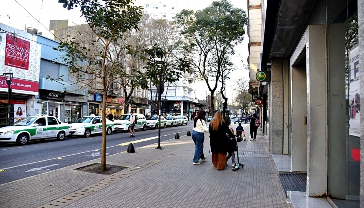 En La Plata: Alak impulsa la rejerarquización y puesta en valor de los centros comerciales de calle 8 y 12