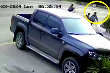 Motoquero que circulaba a alta velocidad, arrolló a dos niños que se dirigían a la escuela en Quilmes