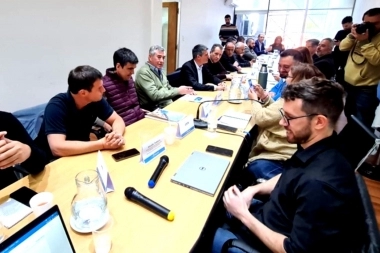 Con pedidos de los gremios, Provincia recibió a docentes y estatales sin oferta sobre la mesa
