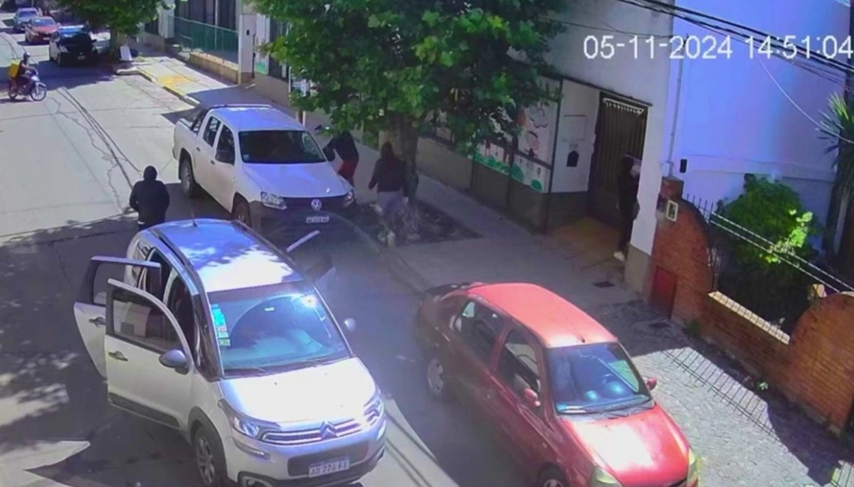 Cinco delincuentes armados realizaron un tremendo raid criminal desde Morón a Tres de Febrero