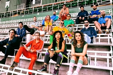 La Delio Valdez convocó a Los Palmeras para estrenar el éxito cumbiero “Dice Que No Le Importa”