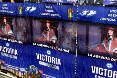 Afiches de “Victoria Conducción” endurecen la guerra abierta entre Milei y Villarruel