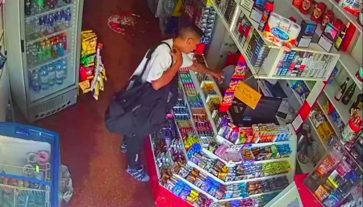 Más inseguridad en CABA: encerraron a la empleada y en cinco minutos desvalijaron un kiosco