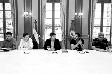 Kicillof encabezó su primera reunión de gabinete del 2025: plan para el enfrentamiento con Milei