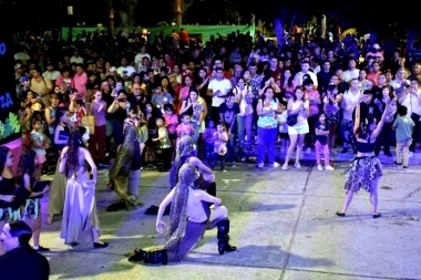 En una noche espectacular, Roque Pérez dio inicio a las celebraciones de Carnaval