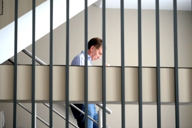 Escándalo cripto: Santilli salió a defender a Milei y afirmó que “le hicieron una cama”