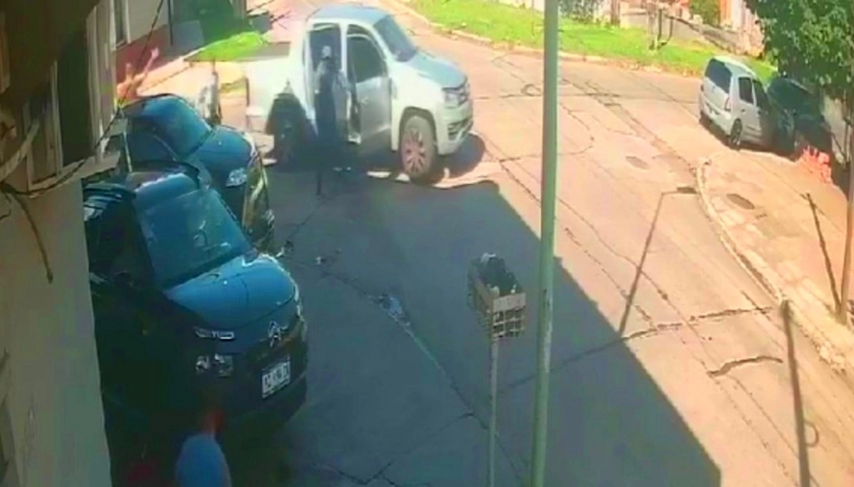 Más inseguridad en Morón: a bordo de camionetas 4x4 ajenas, robaron un auto en un lavadero