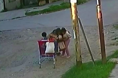 Conurbano detonado: una mujer que iba a trabajar con su bebé, fue asaltada y pateada en el piso