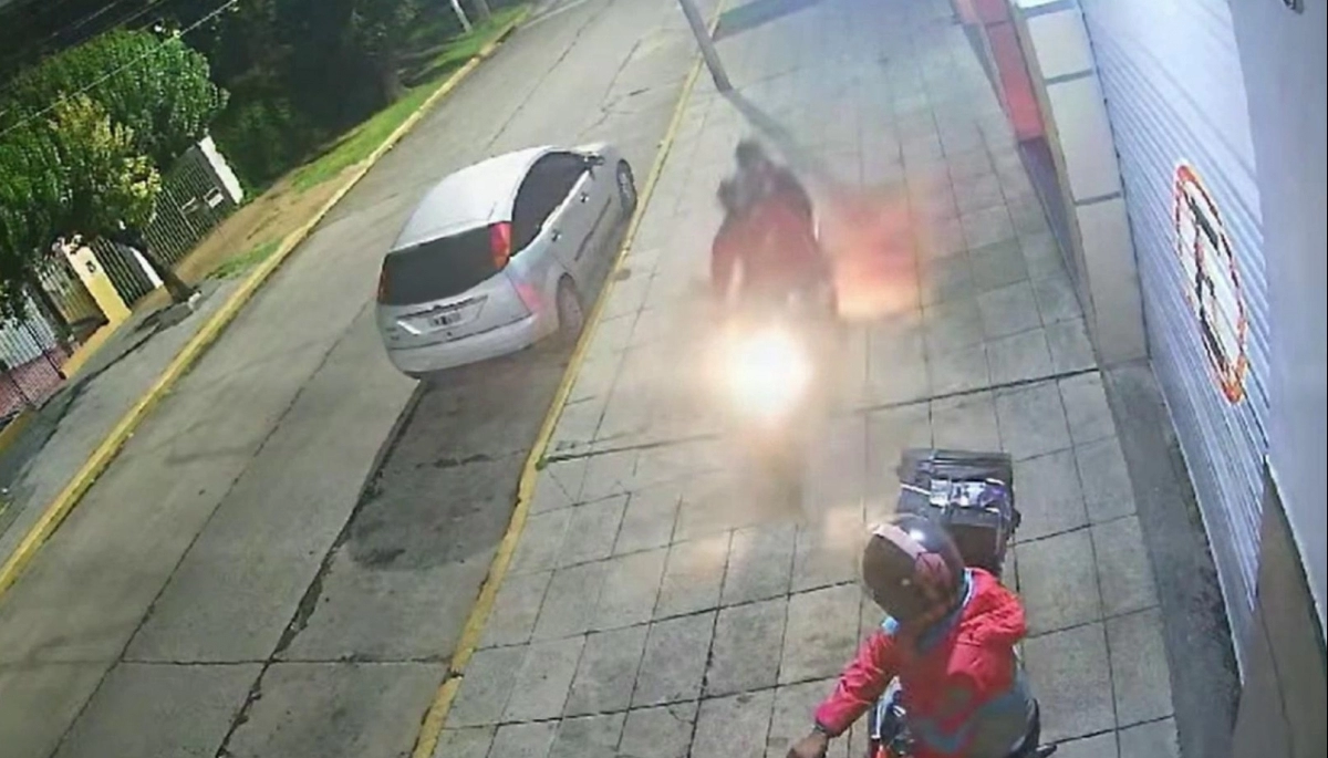 Conurbano descontrolado: un trabajador y una pareja asaltados por bandas de motochorros