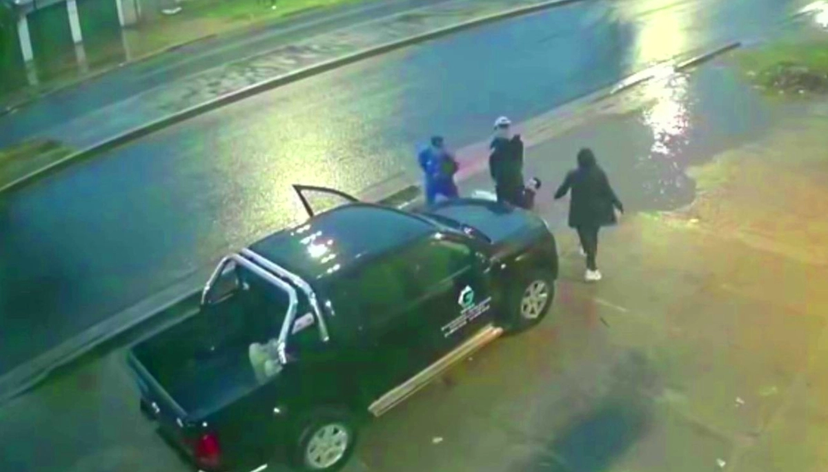 Conurbano descontrolado: adolescentes lo golpearon, le apuntaron a la cabeza y le robaron la camioneta