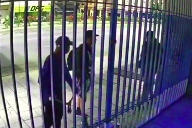 Robo millonario en Lanús: violentaron los accesos y se llevaron artículos para el hogar