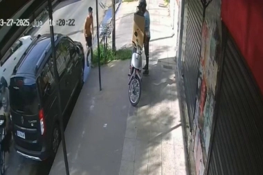 Inseguridad en Lanús: motochorros arruinaron a un repartidor de Mercado Libre