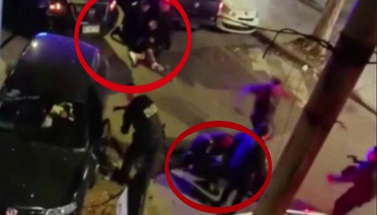 La Policía de la Ciudad persiguió y detuvo a dos menores que robaron un auto a mano armada