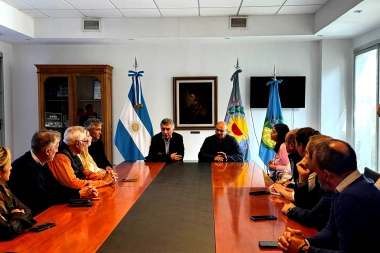 Macri sale a seducir radicales para ganar volumen en la negociación por el pacto libertario-PRO