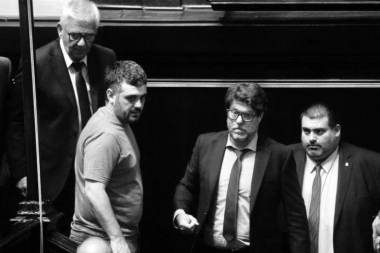 La Junta Electoral convocó una reunión para tratar los plazos electorales y la Legislatura rechazó la invitación