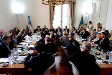 La Junta Electoral bonaerense se reunió con legisladores: opciones en la mesa por los plazos electorales