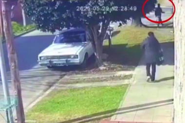 Emboscada y golpeada: mujer sufrió una feroz paliza cuando se resistió a un asalto callejero