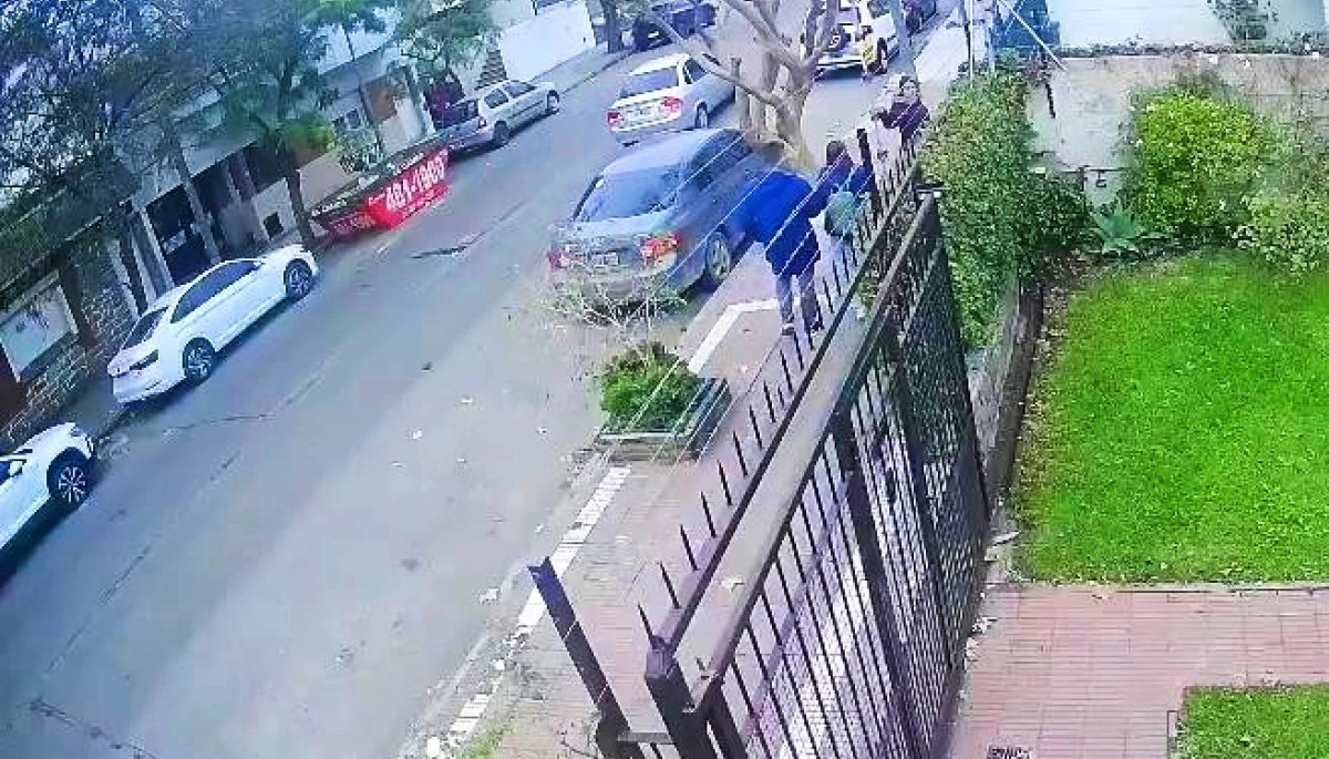 Abuelas extorsionadas: detuvieron a dos sujetos que les pedían dinero para no apedrearles la casa y golpearlas