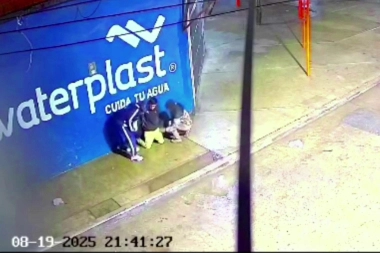 En la esquina del terror, un joven fue puesto de rodillas y a otro lo persiguieron durante violentos asaltos