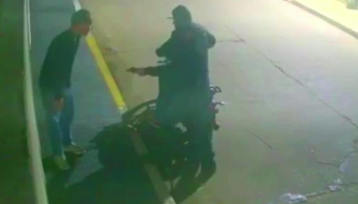 En Merlo y con innecesarios culatazos en la cabeza, motochorros asaltaron a un joven