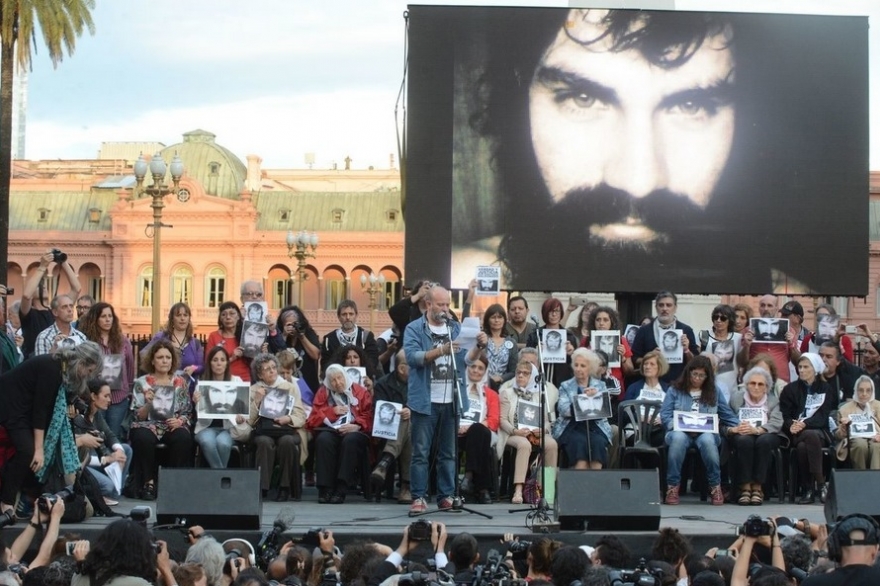 En nueva marcha por Santiago, Sergio Maldonado apuntó contra las fuerzas de seguridad del Estado