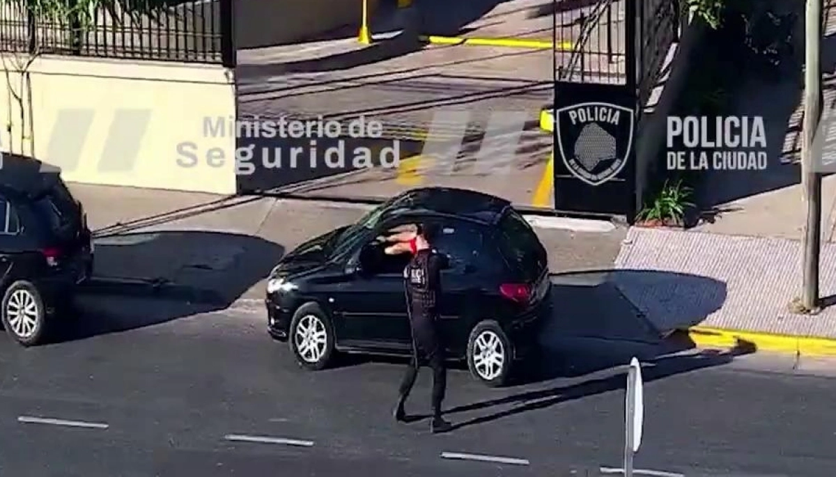 Robaron una 4 x 4 en Lanús y la Policía de la Ciudad los detuvo en Villa Riachuelo