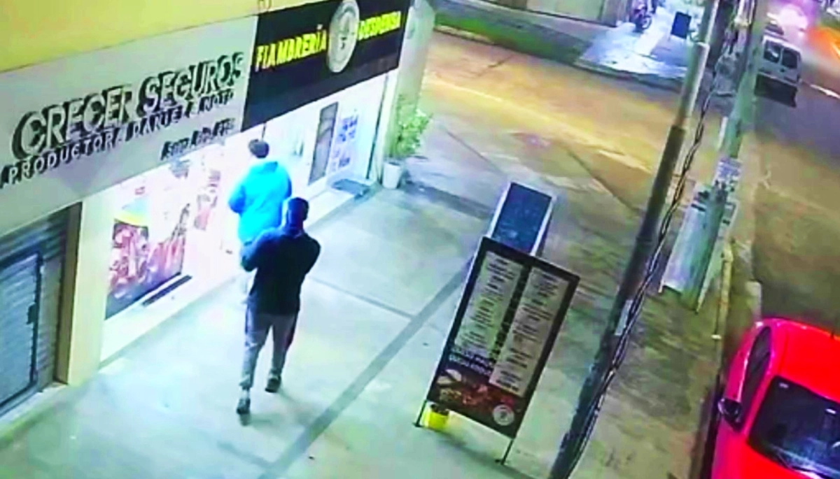 Noche de terror en Moreno: sujetos armados coparon un almacén y robaron hasta los fiambres