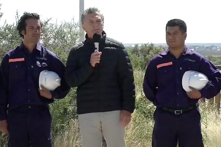 Macri visitó obras del Parque eólico de Rawson y llamó a los argentinos a "apostar a ahorrar"