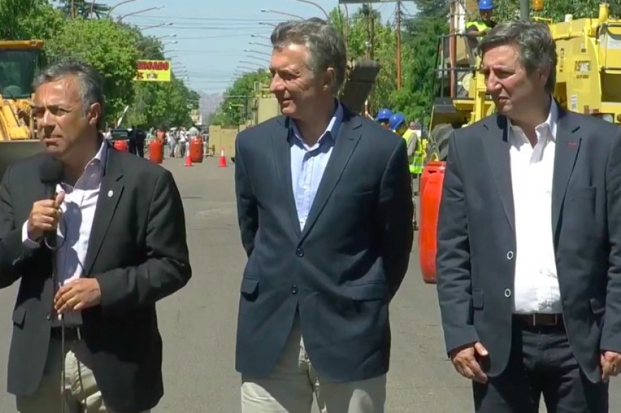 Macri junto a Gobernador Cornejo encabezó el inicio de obras viales en San Rafael