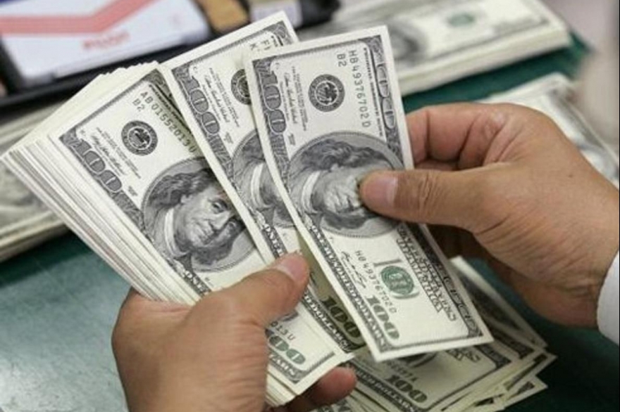 El dólar volvió a subir y está cerca de los 20 pesos: a 19.65 superó su máximo histórico