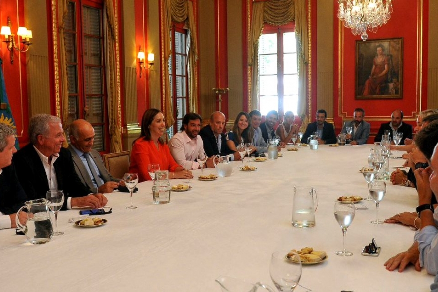 Vidal congregó a senadores de Cambiemos y planteó adelantos sobre la paritaria docente